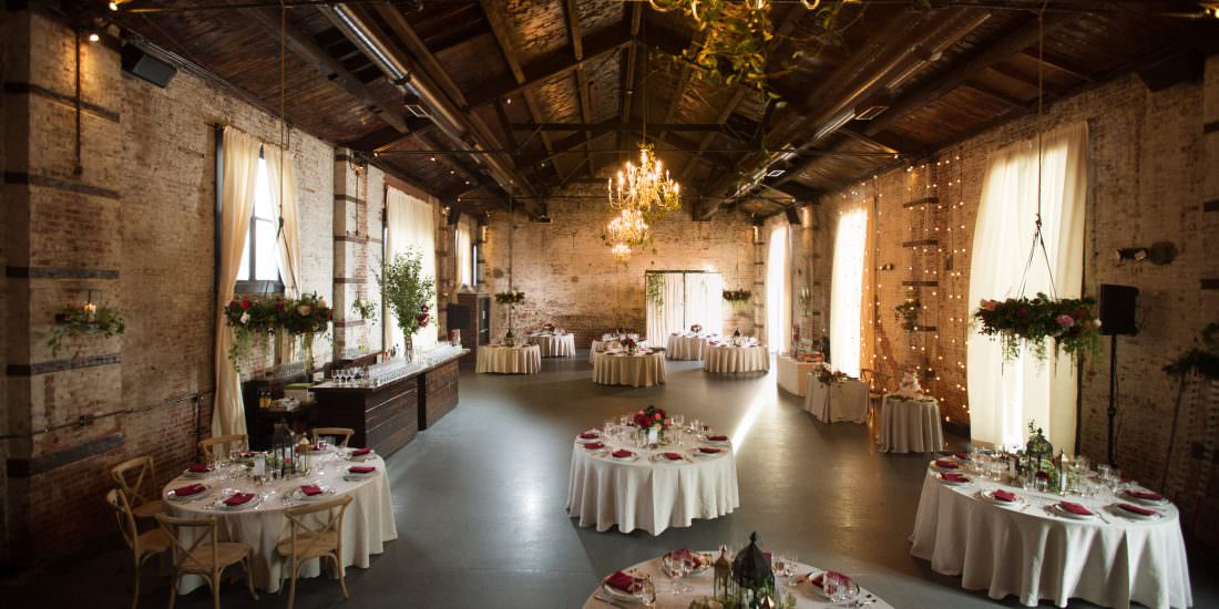 The Green Building Emma Cleary Photography The Green Building Is An Chic Warehouse Wedding Venue In Gow Neighborhood Of Brooklyn New York