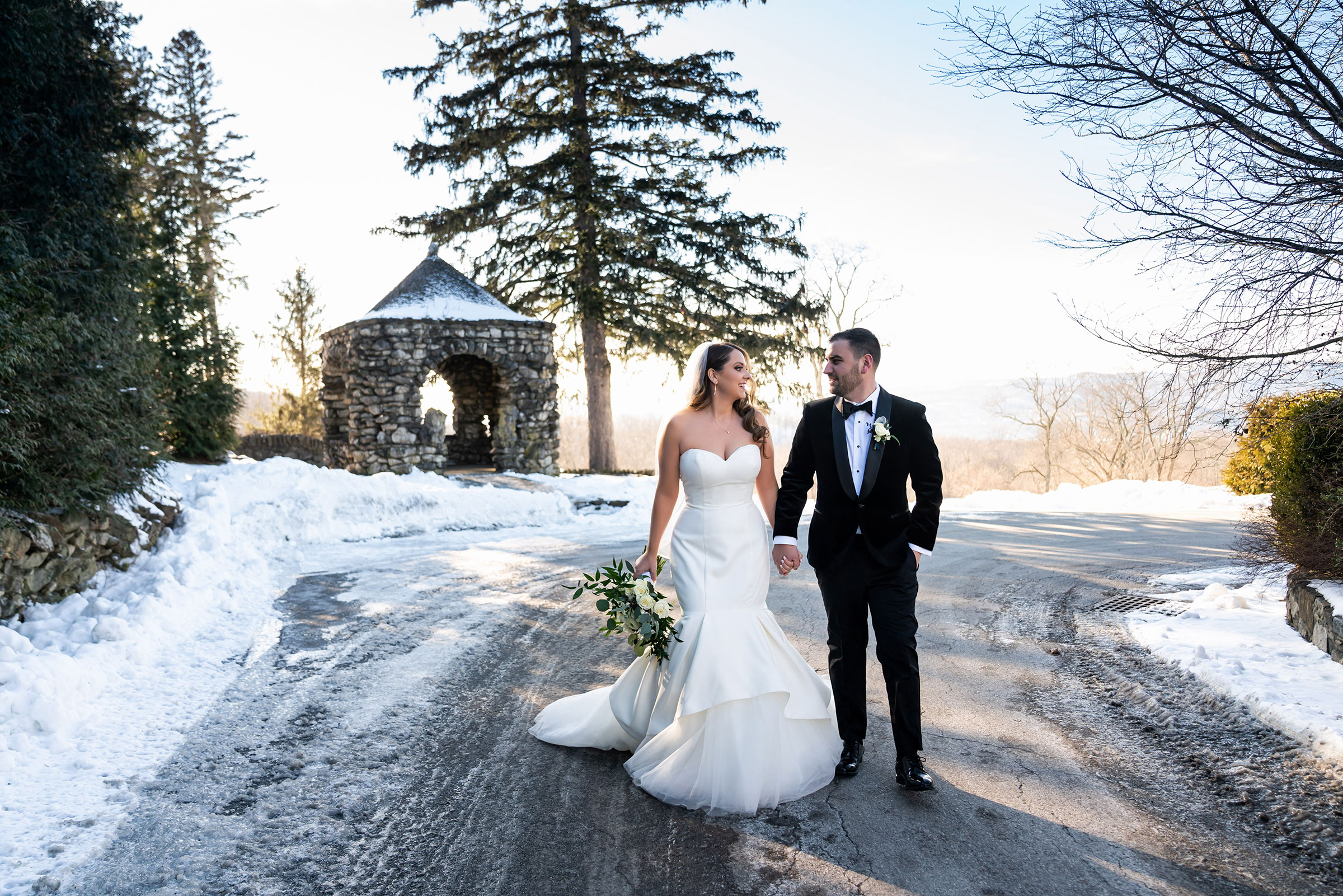 winter-wedding-snow-photos