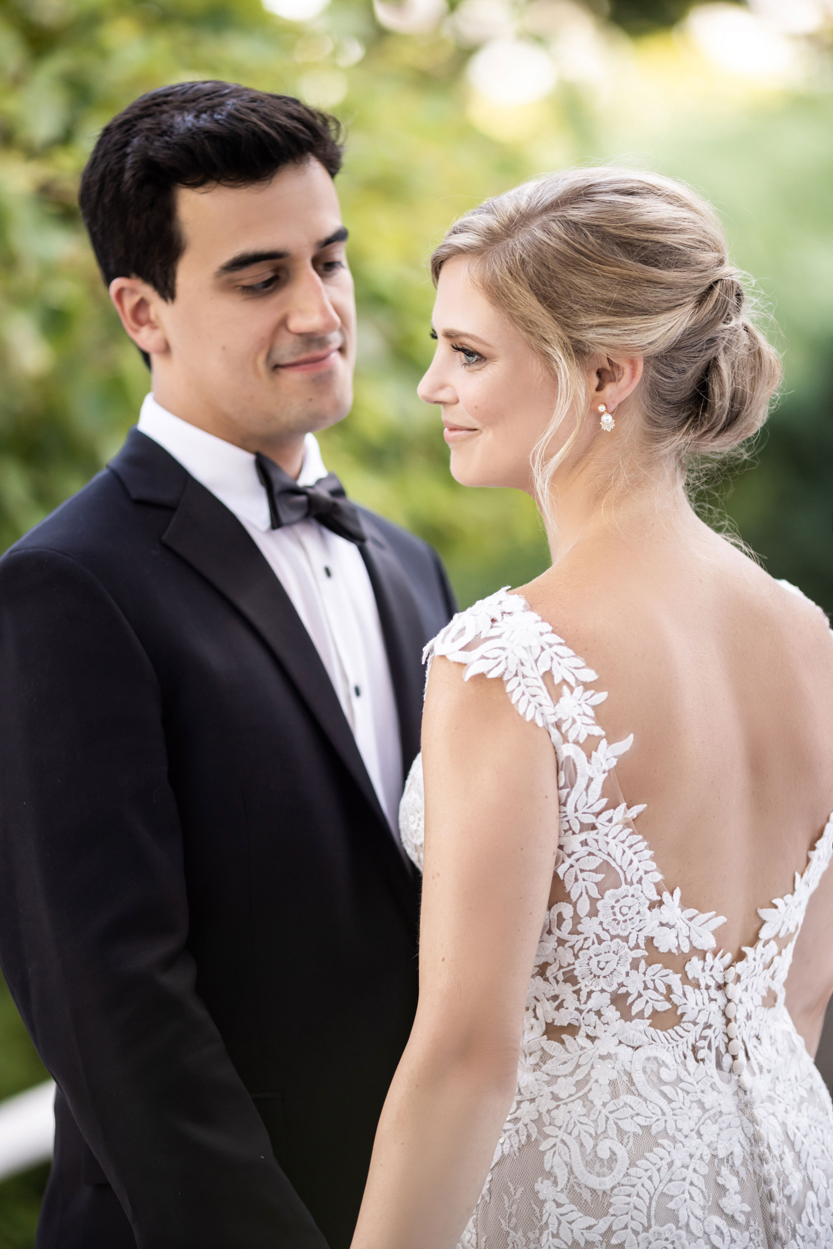 bride-and-groom-romantic-portrait