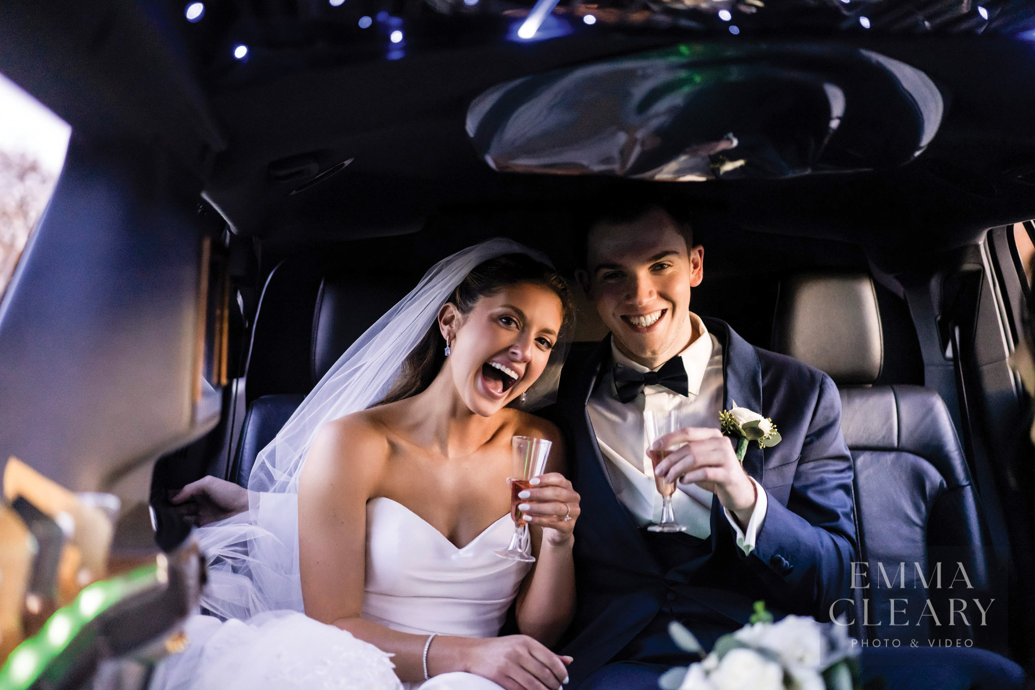 Bride and groom photo in the car