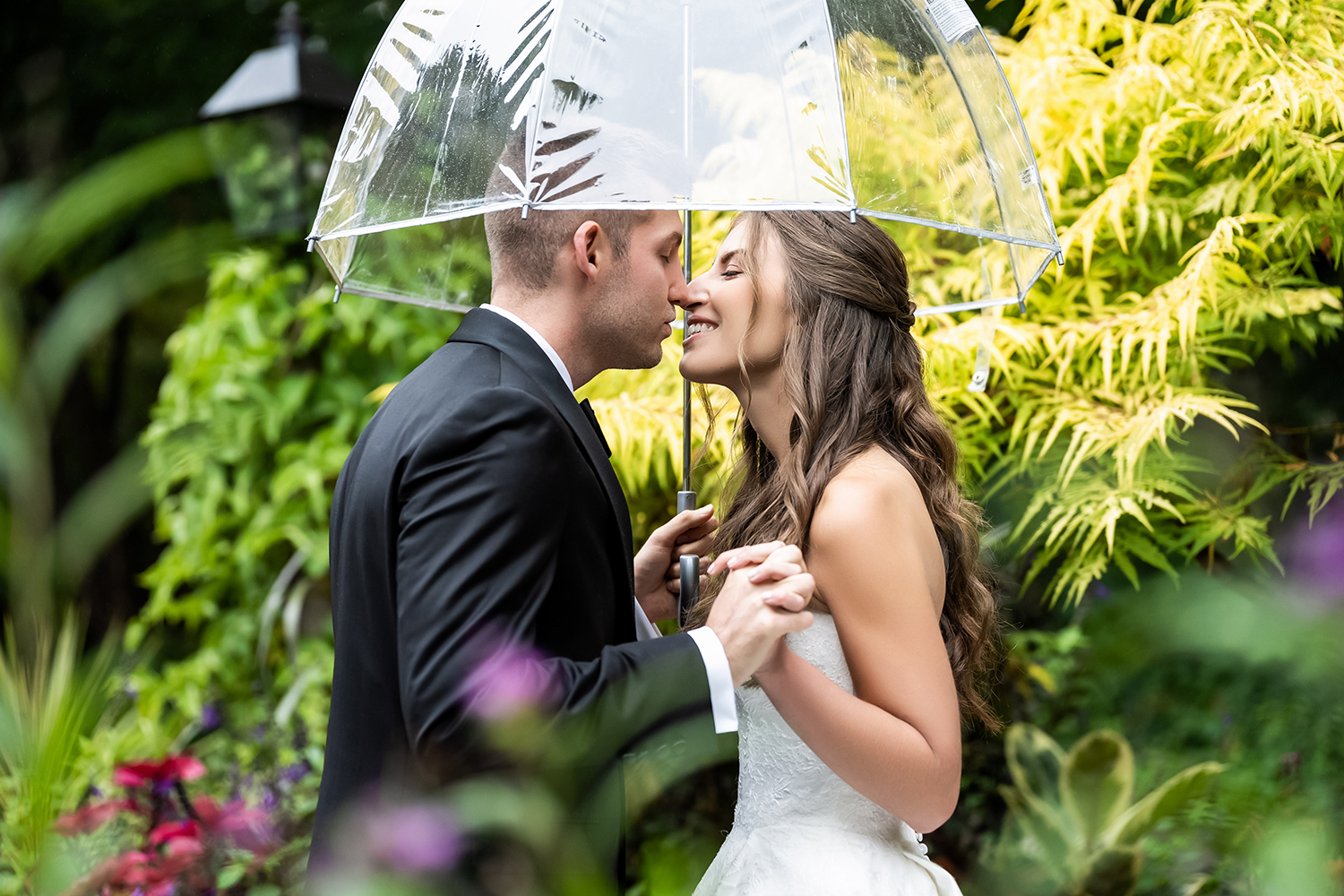 romantic rainy wedding photo