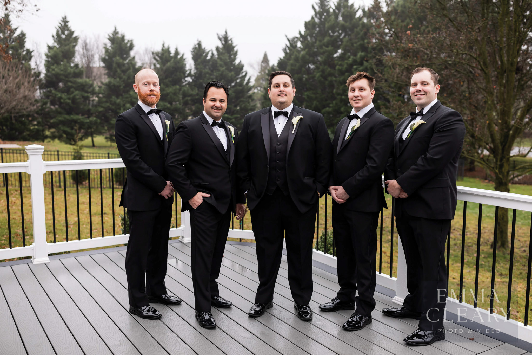 Outside image of the groom and groomsmen