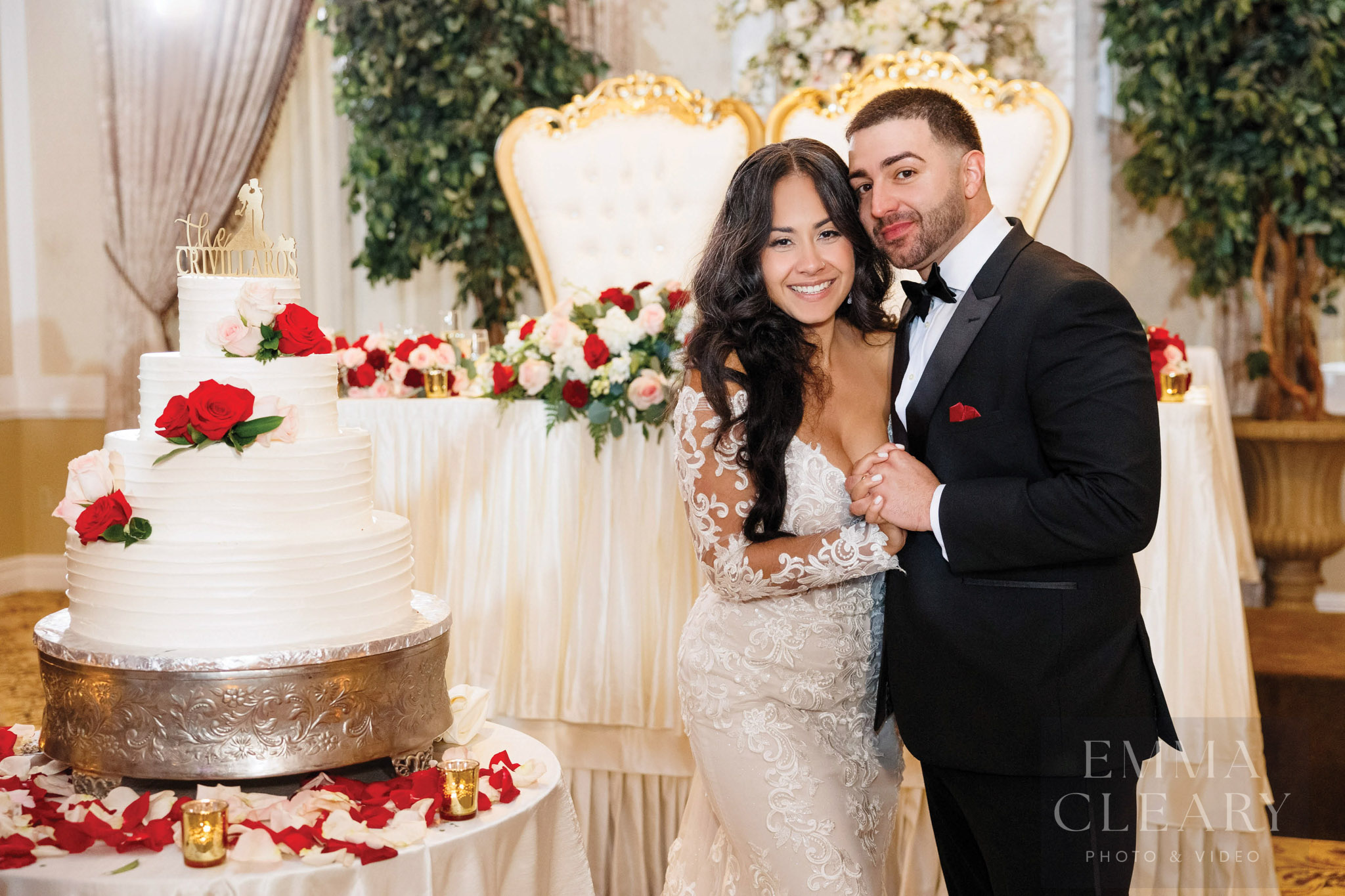 Wedding cake, bride and groom