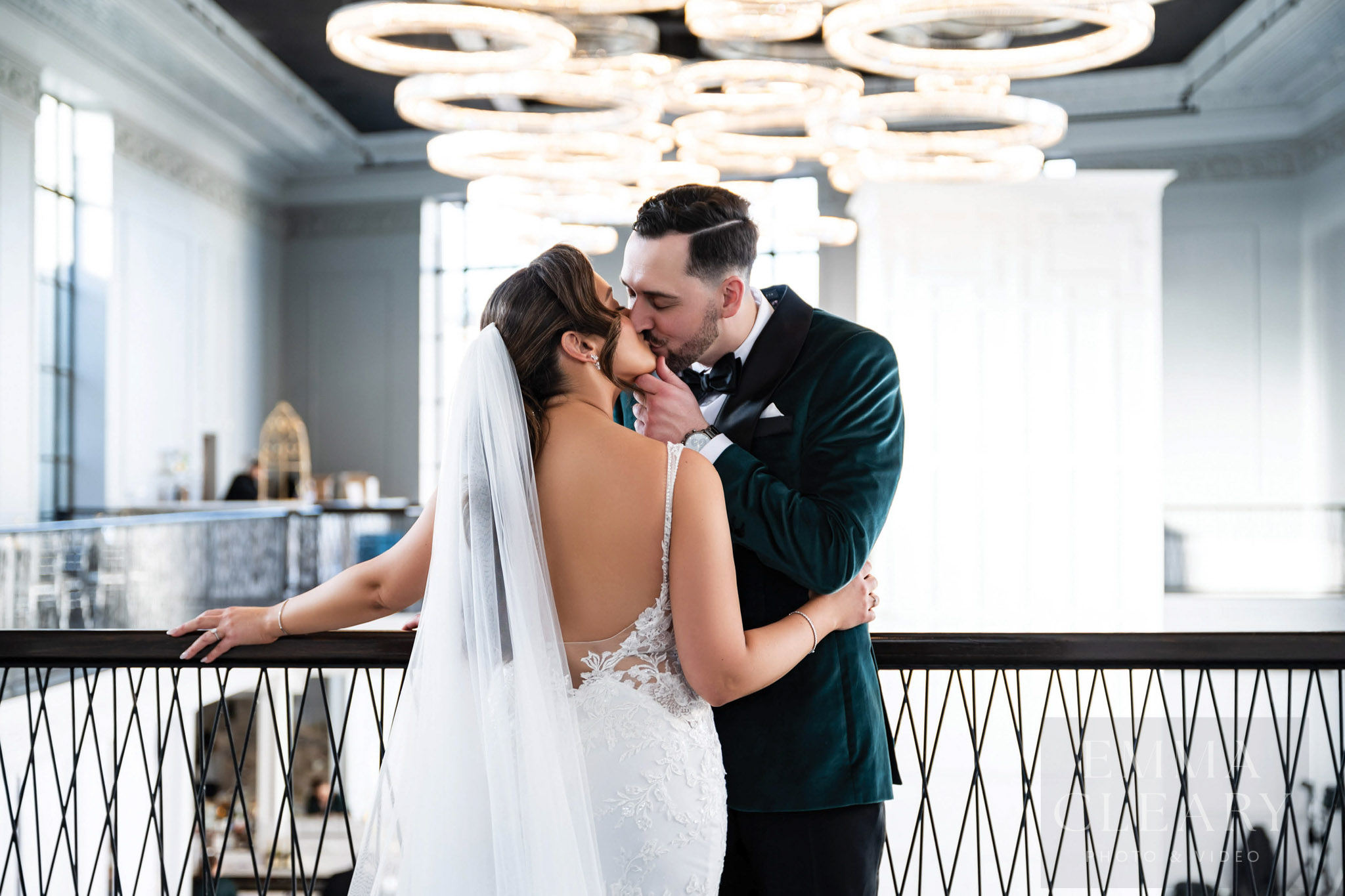 The kiss of the bride and groom
