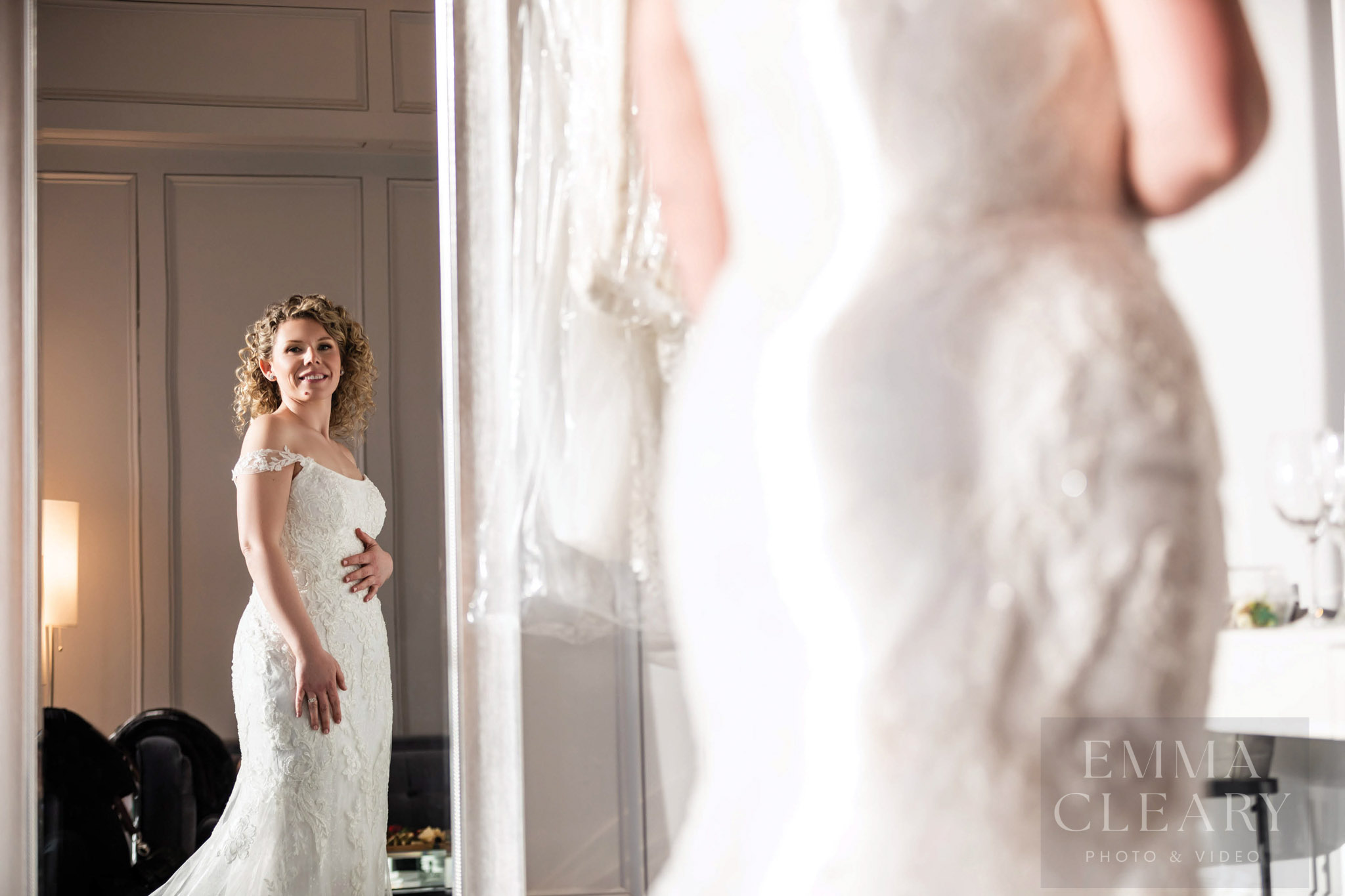 Bride near the mirror