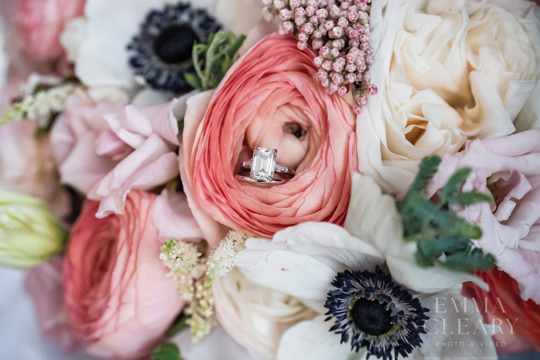 Wedding bouquet and rings