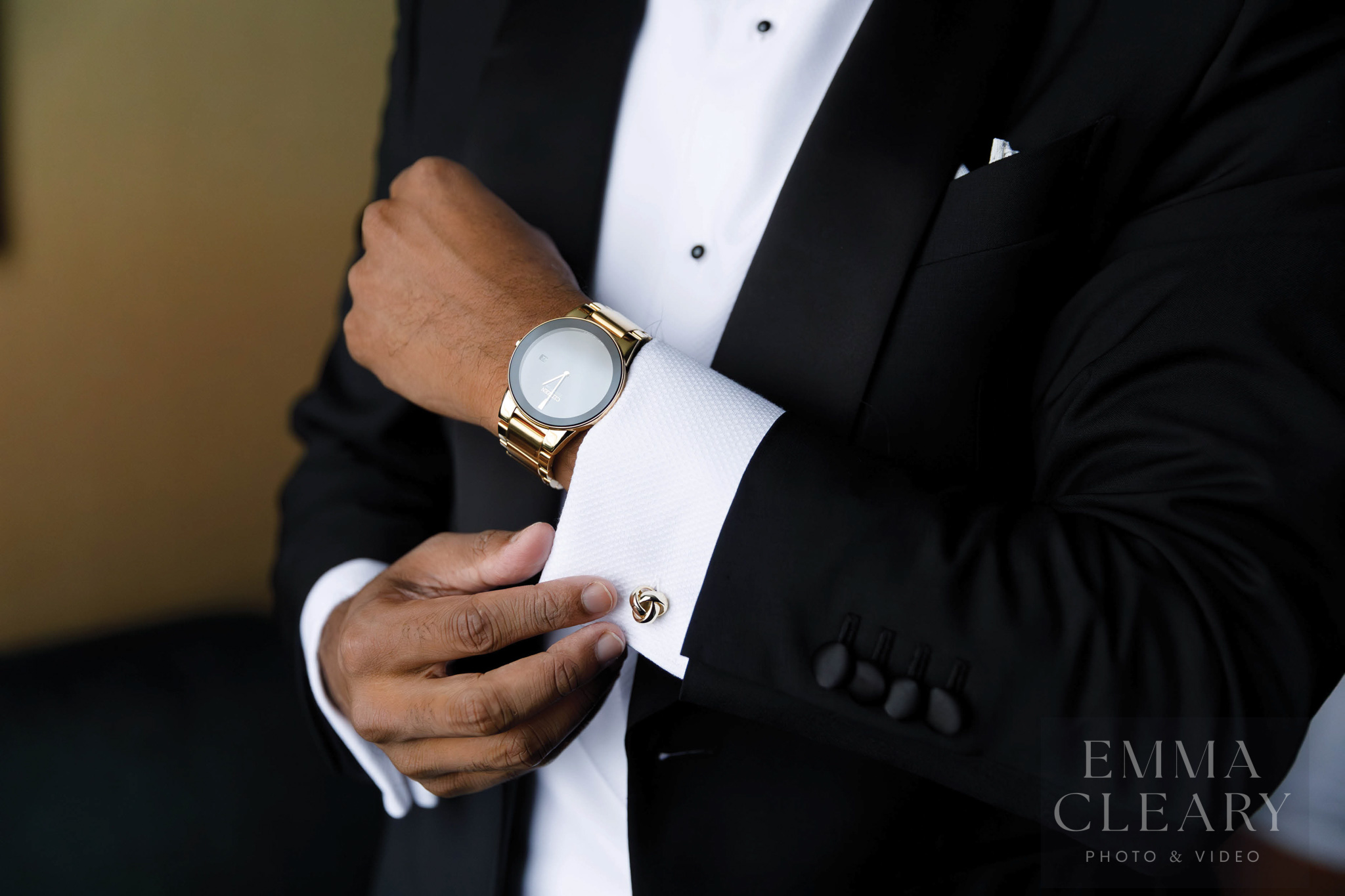 The groom's watch and cufflinks