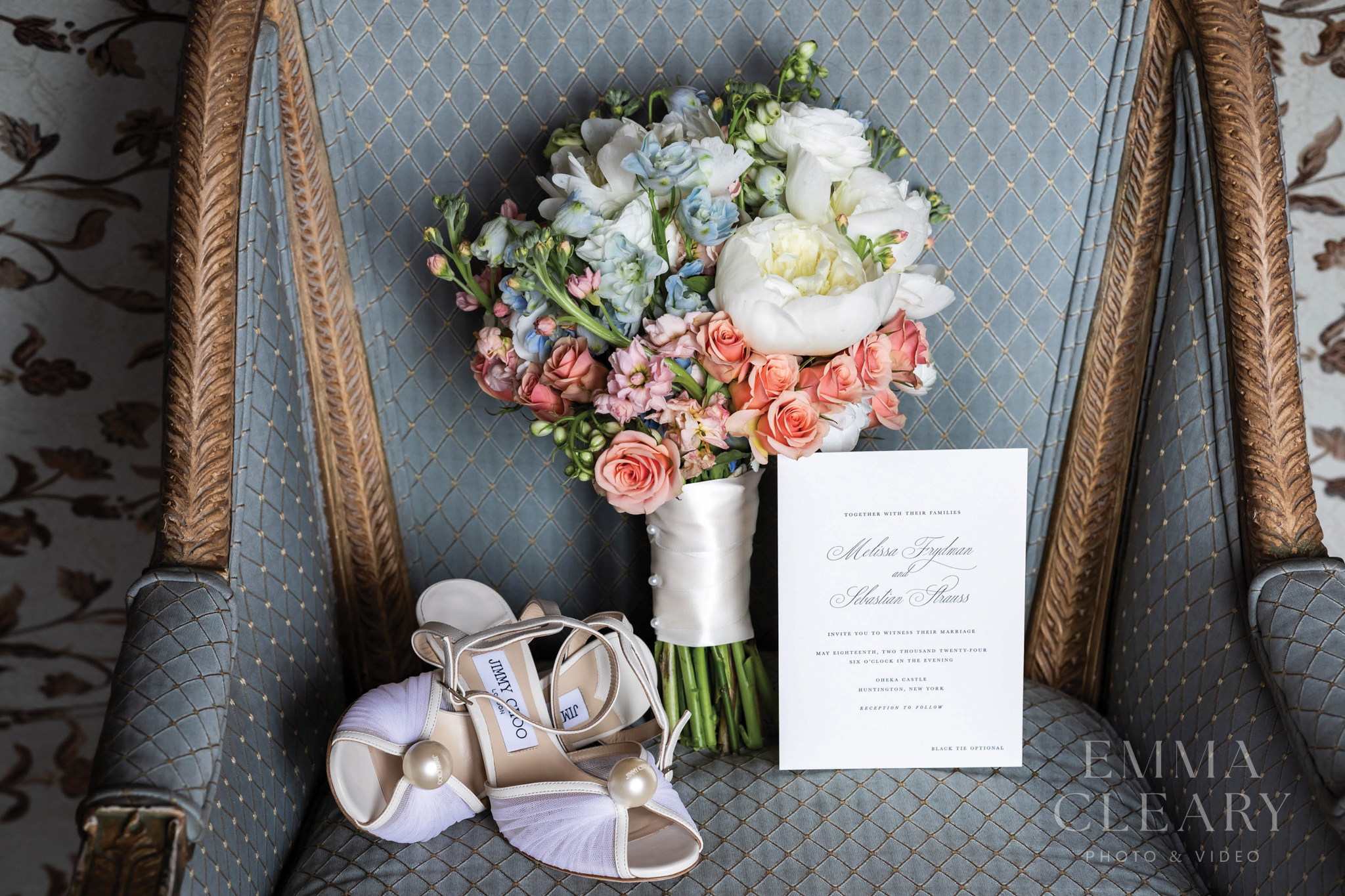 The bride's bouquet, shoes and an invitation