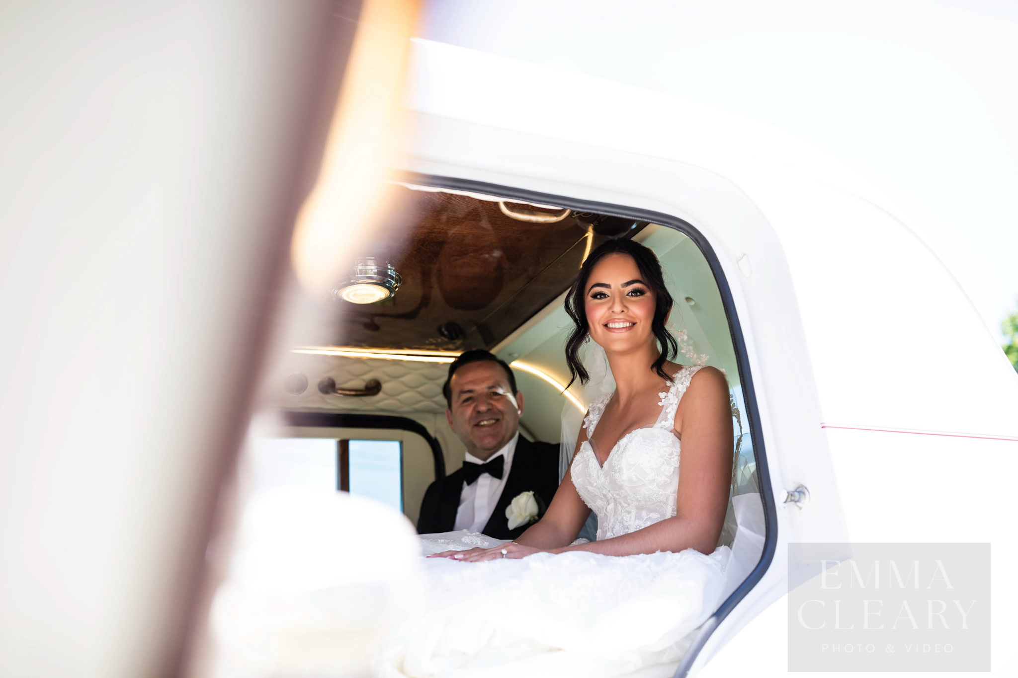 Portrait of the bride in the car
