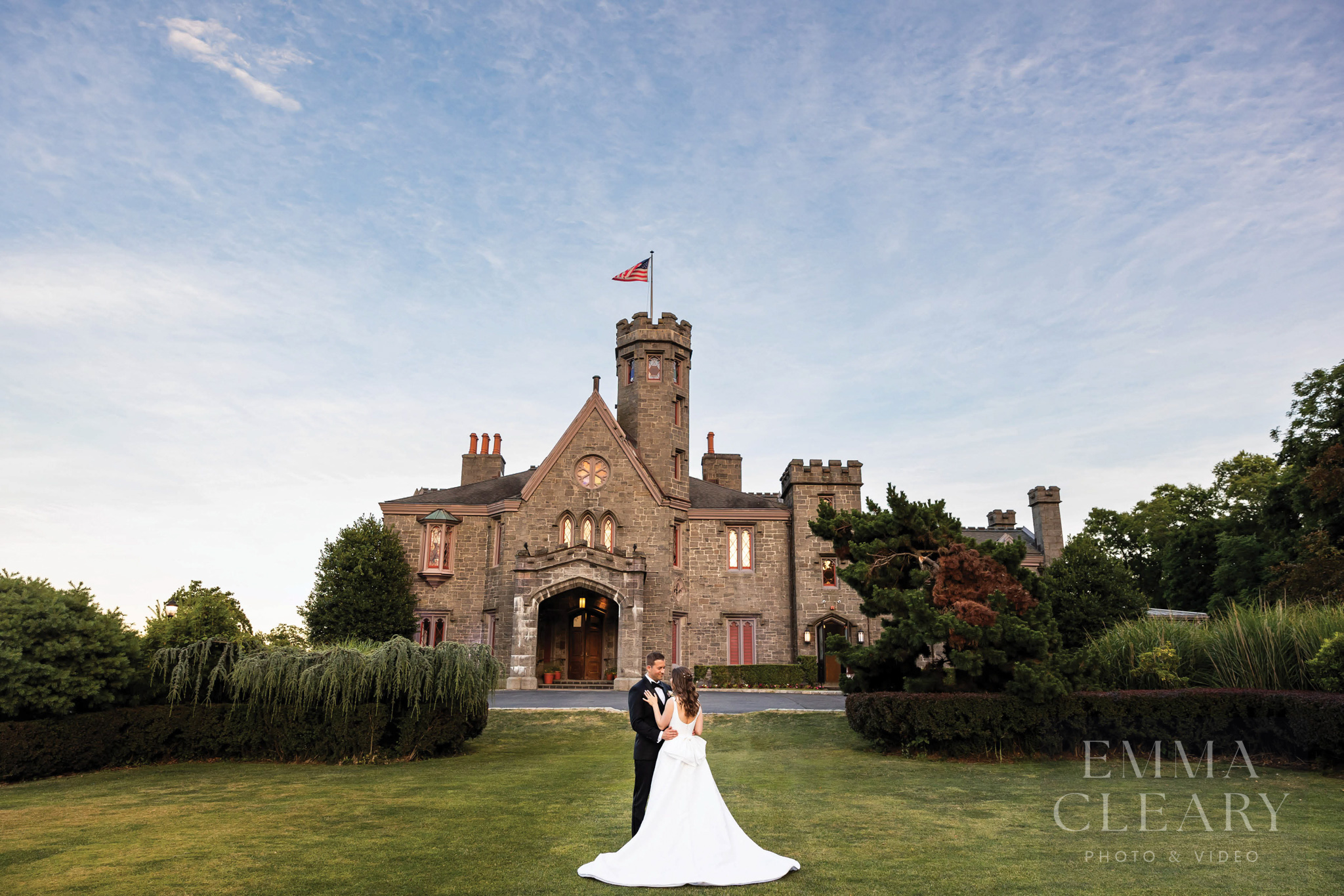 Wedding photo with a view of the castle
