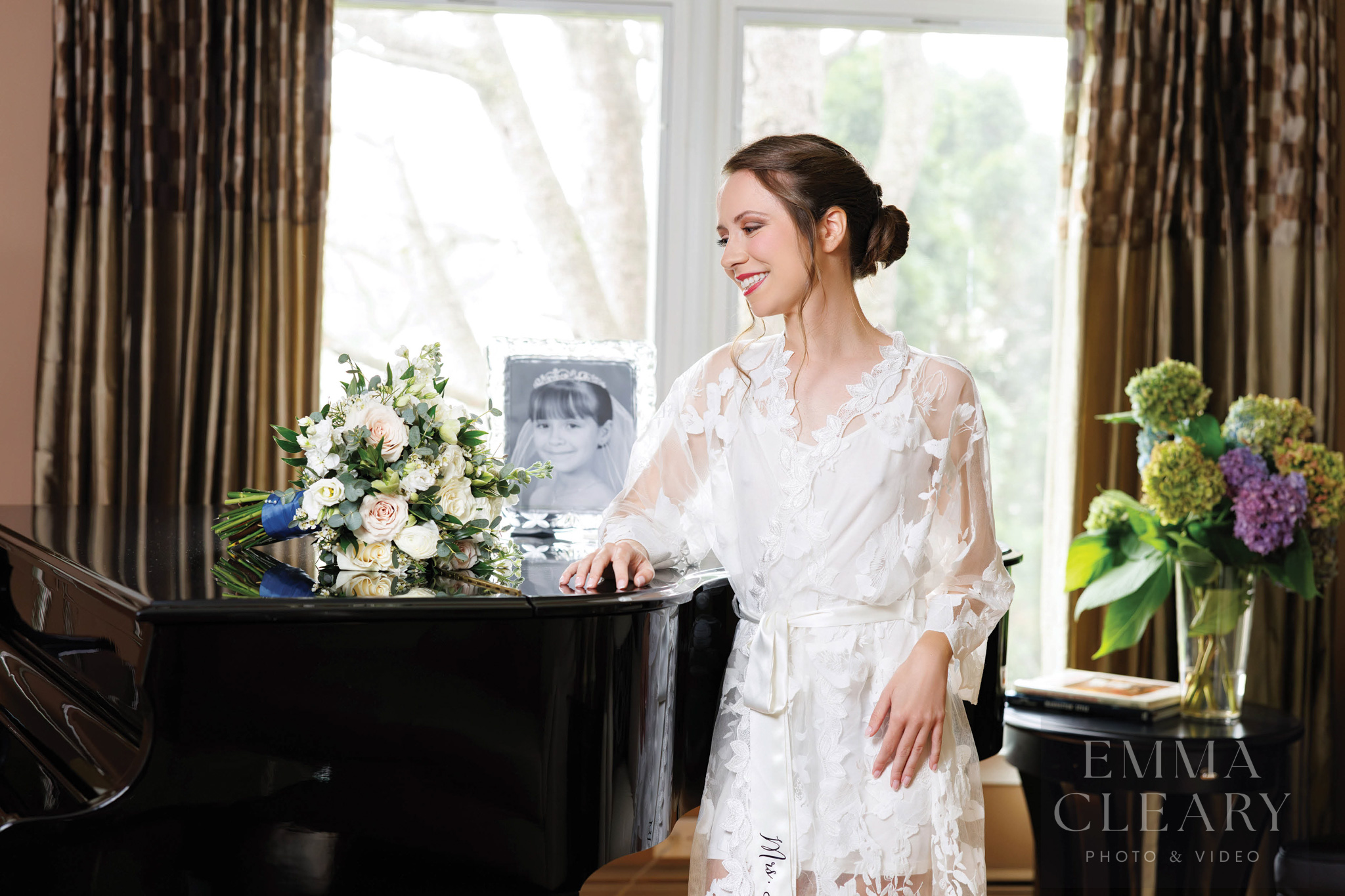 The bride and the wedding bouquet
