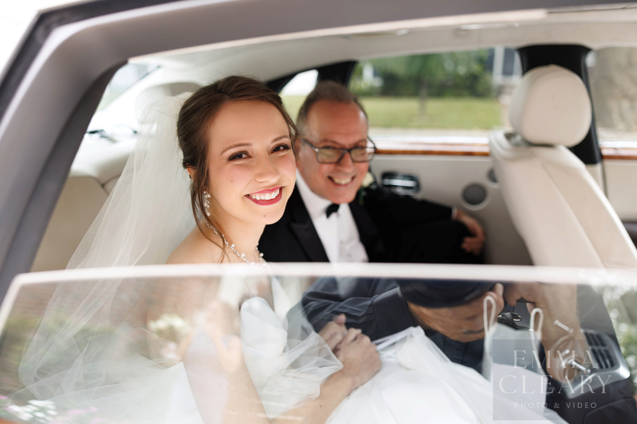 Bride and father in the car