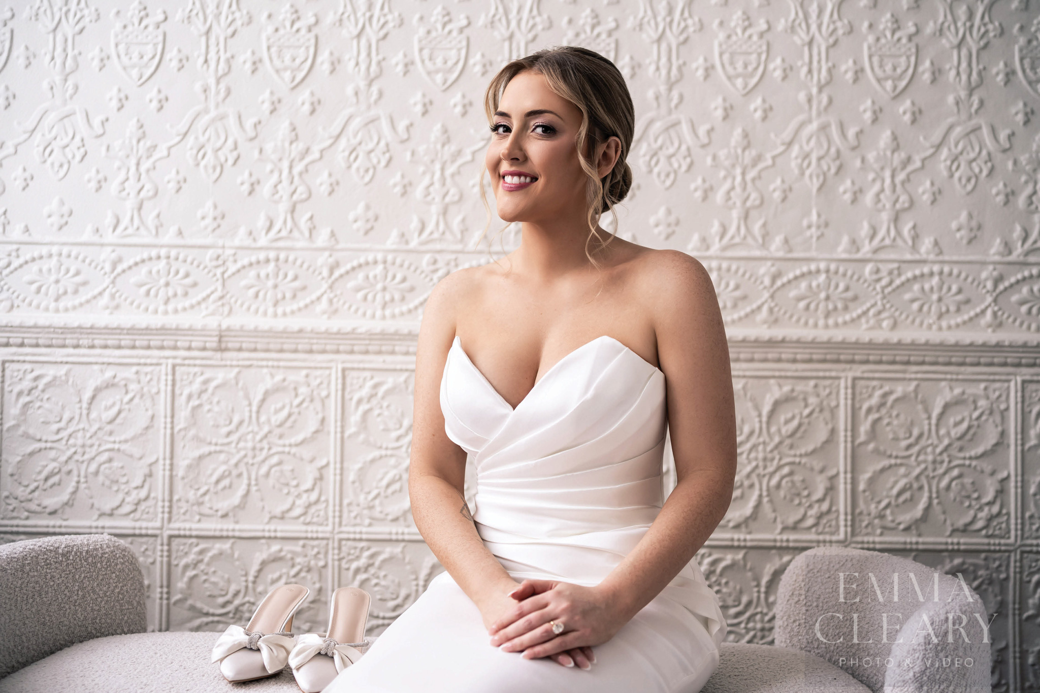 Morning portrait of the bride