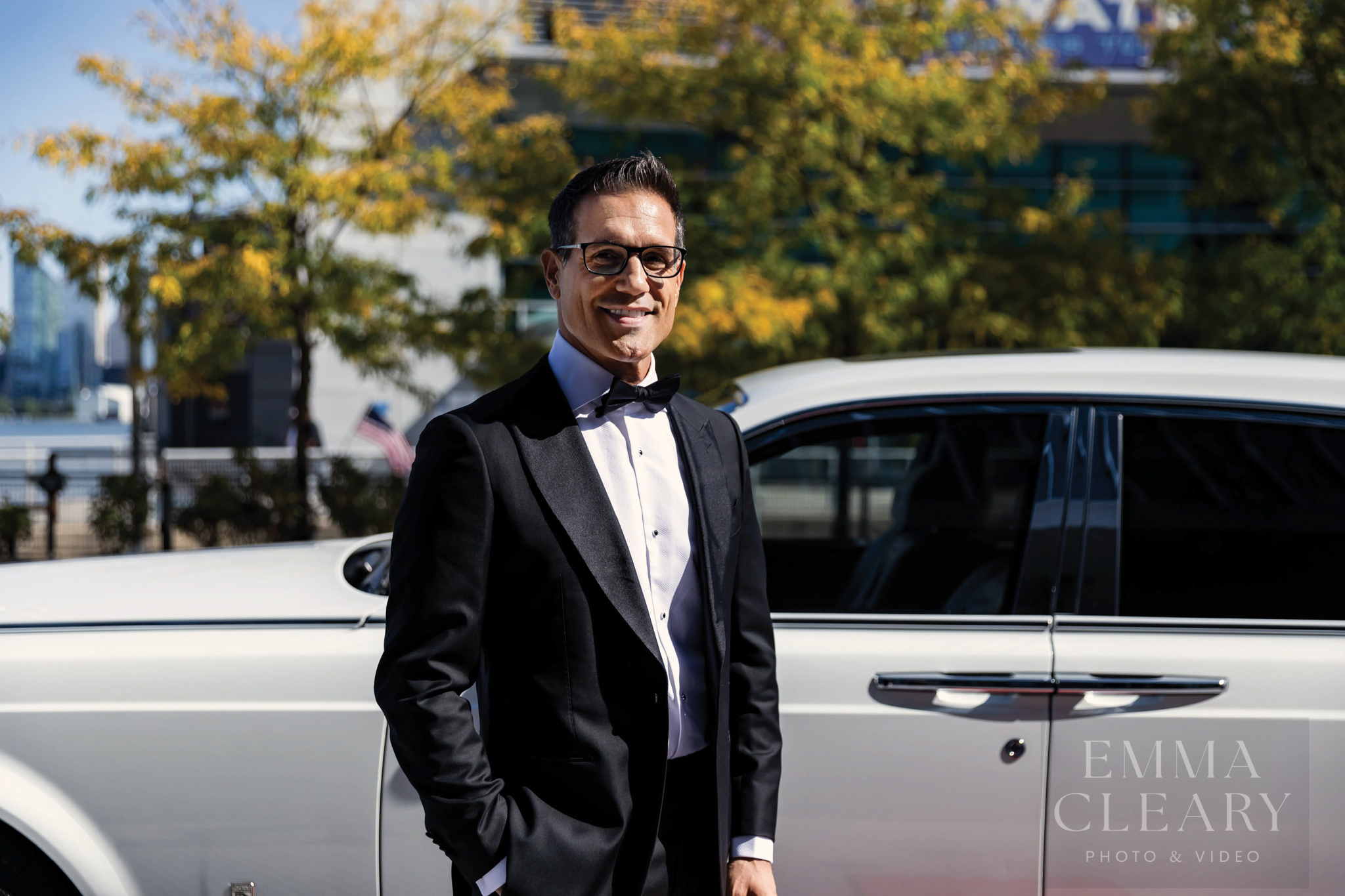 Outdoor groom's portrait