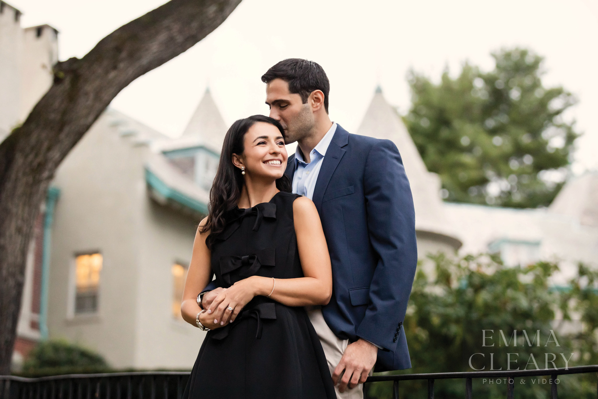 Strathmore Vanderbilt CC A couple's kiss