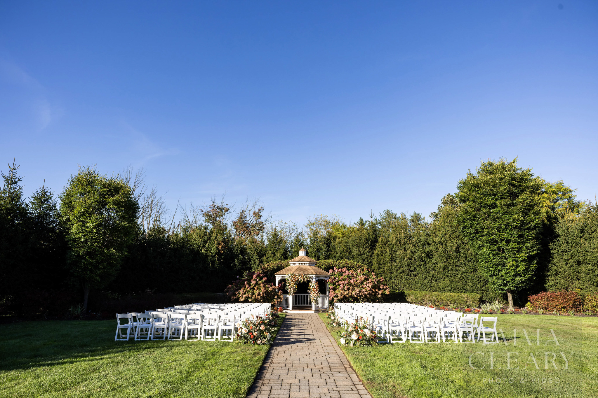 The Farmhouse Ceremony space