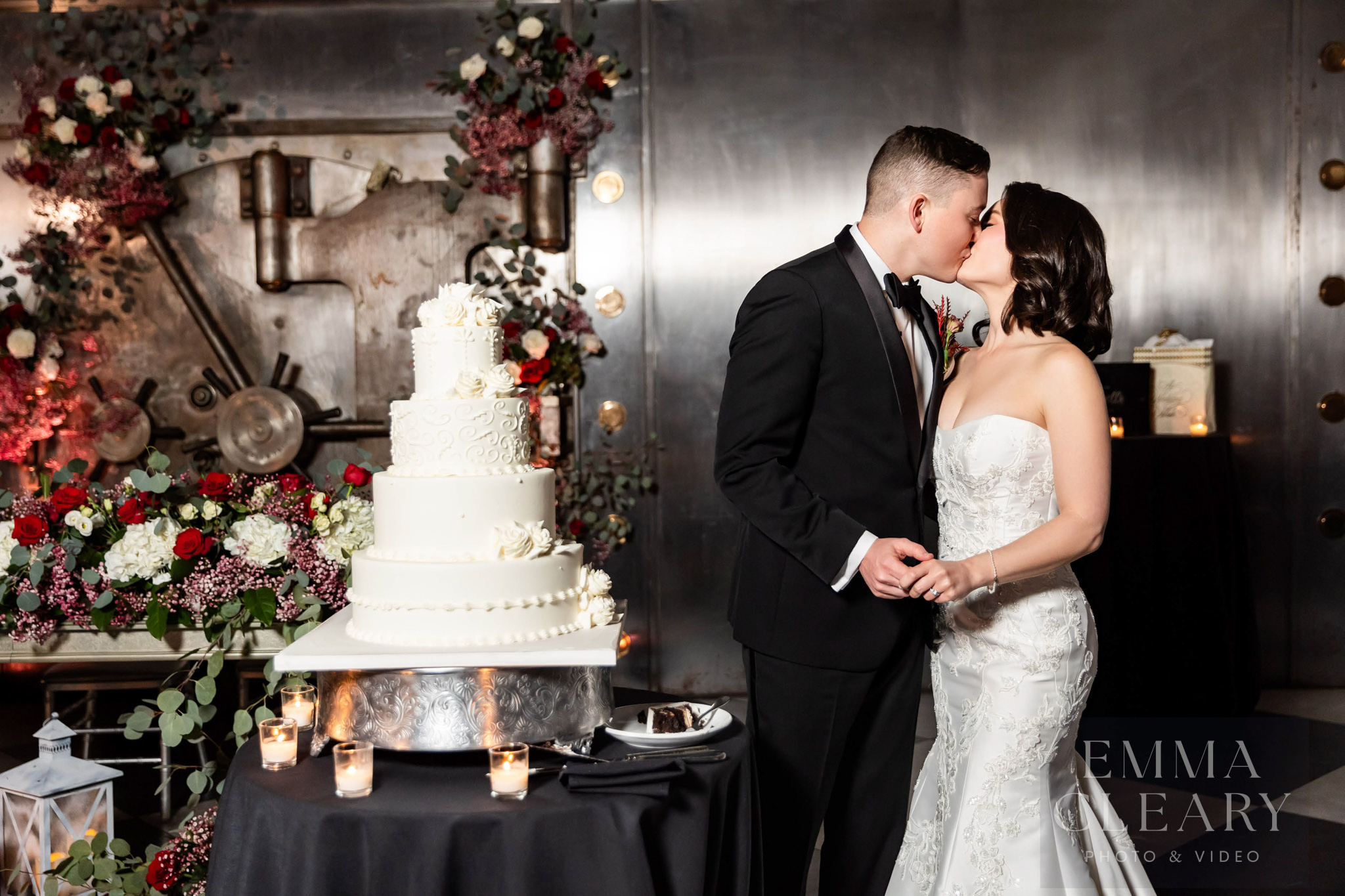 Felina Wedding kiss