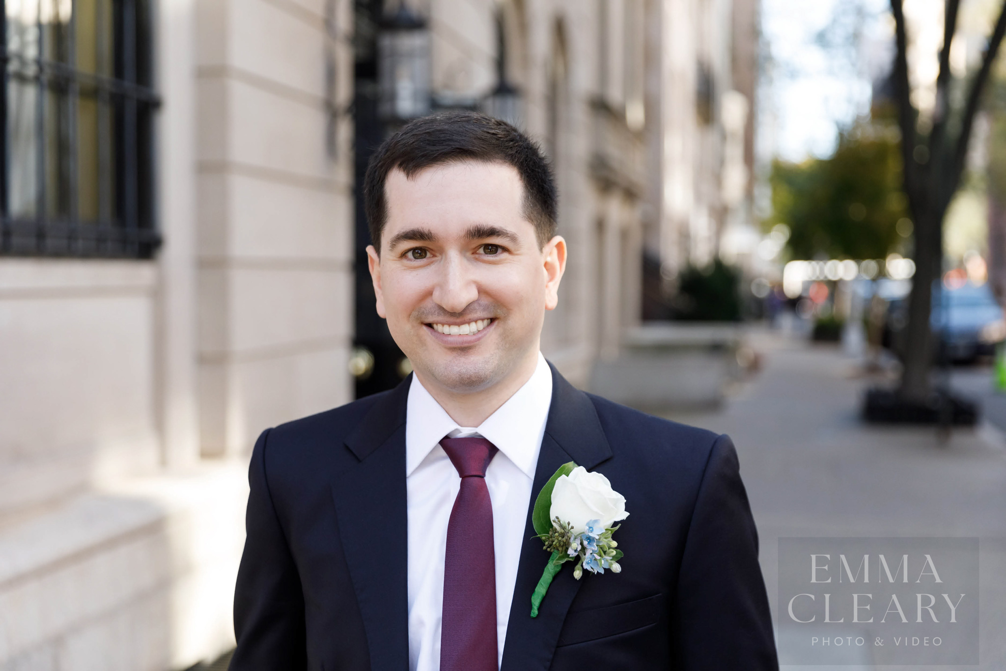 Outdoor groom's portrait