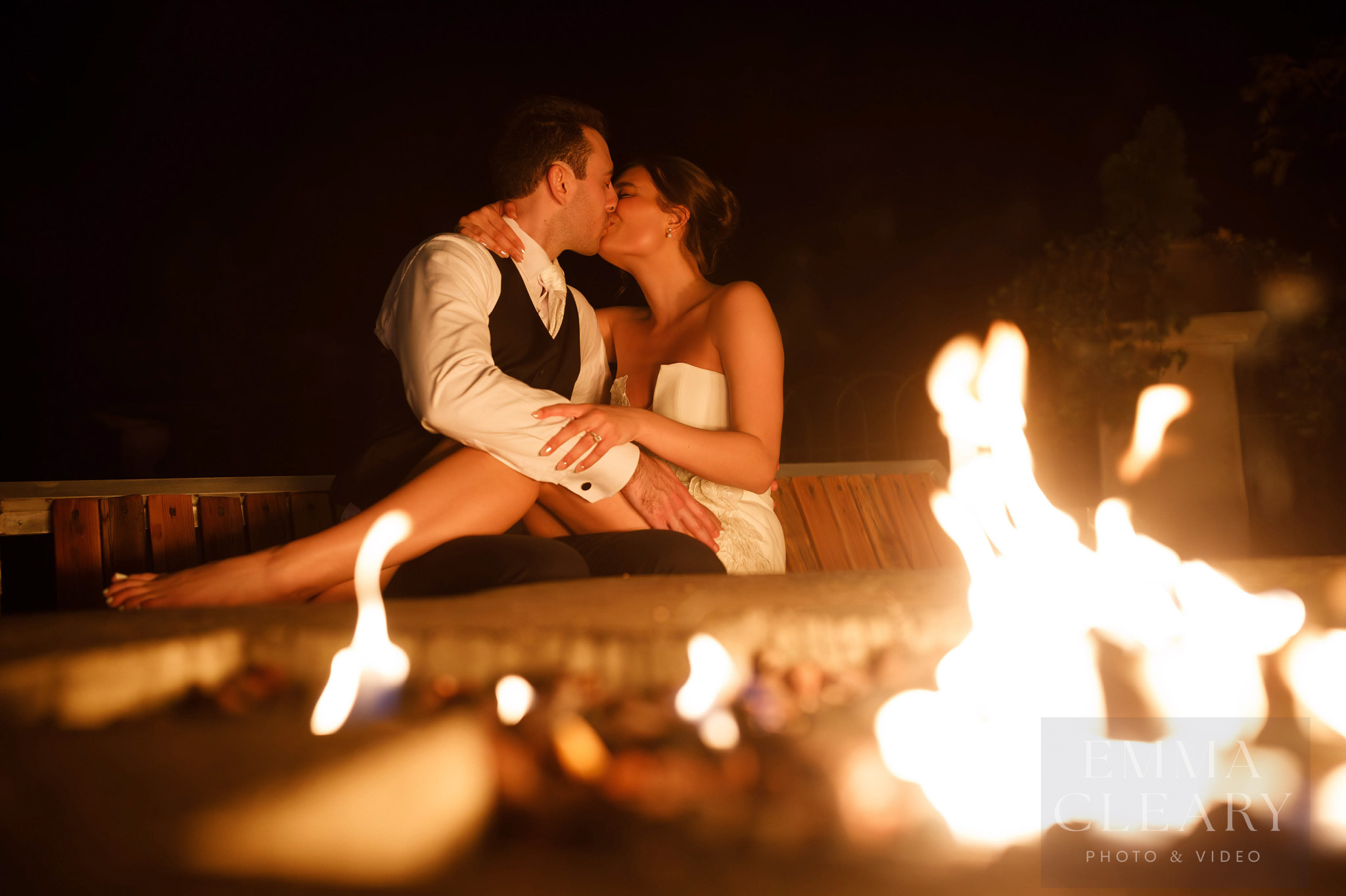 Hotel Du Village Wedding kiss