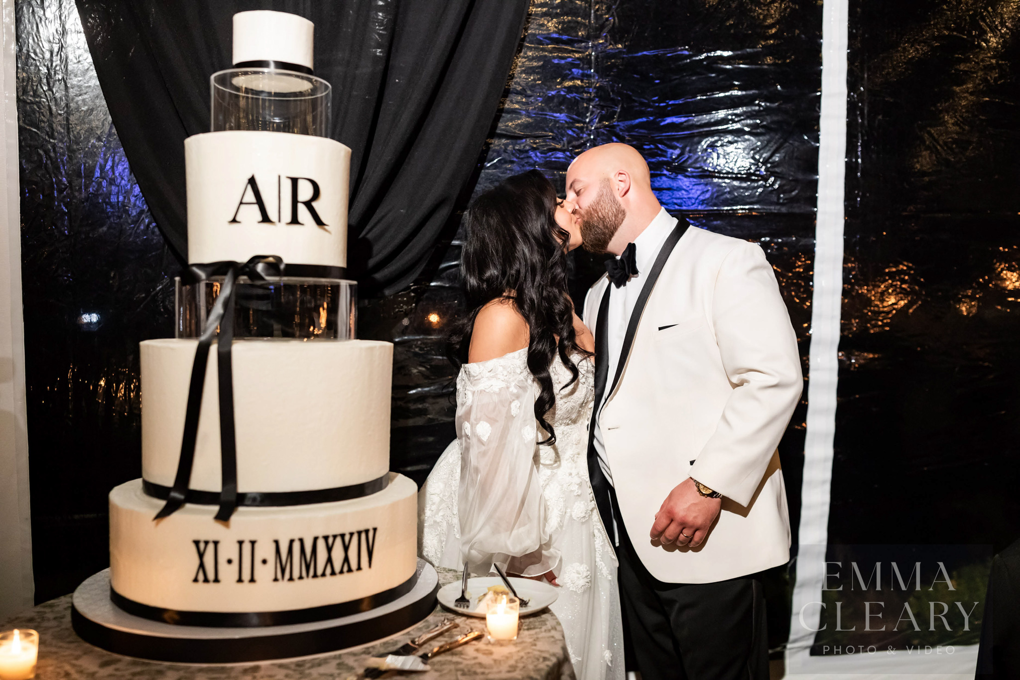 Private Home Wedding kiss