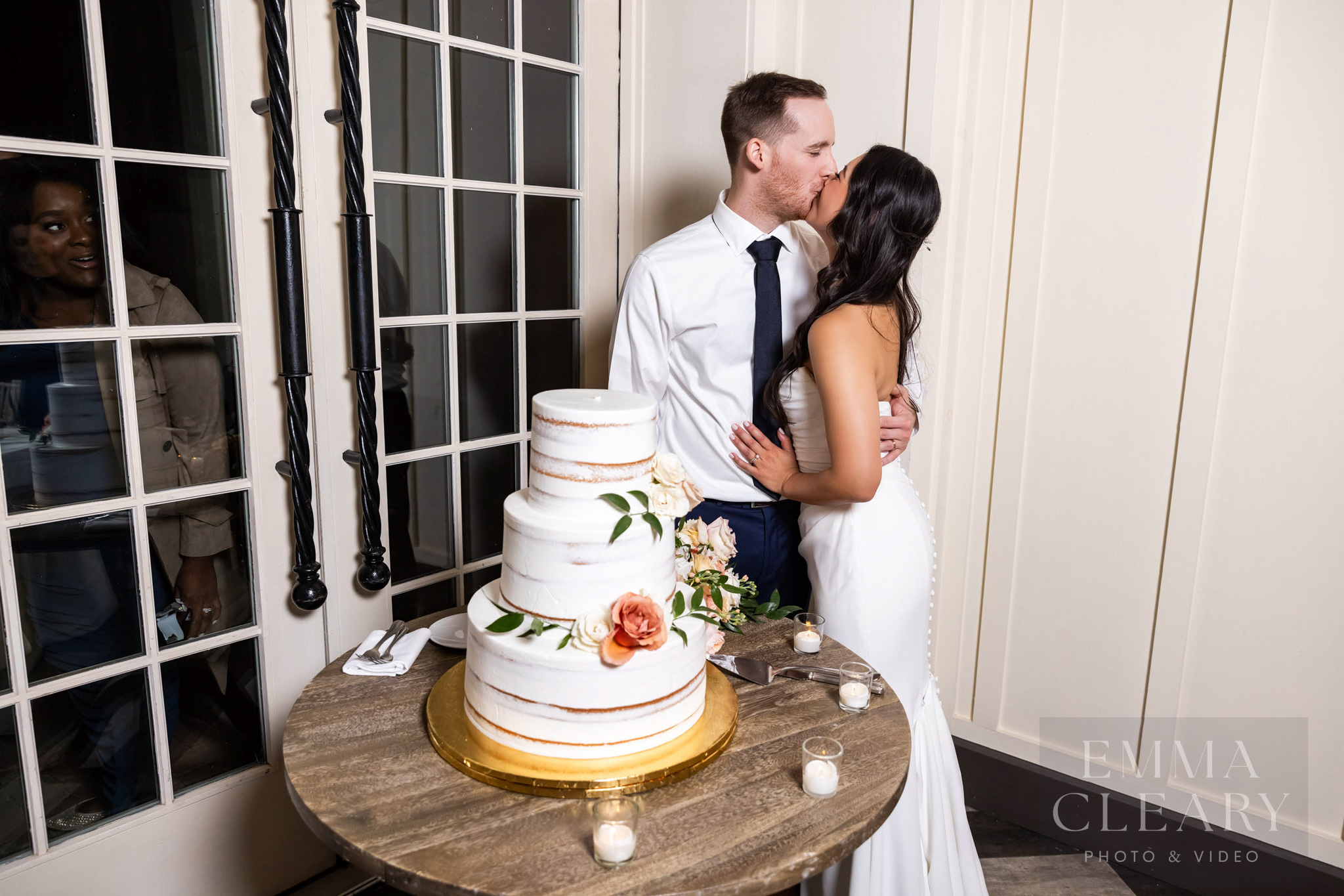 Ryland Inn Wedding kiss