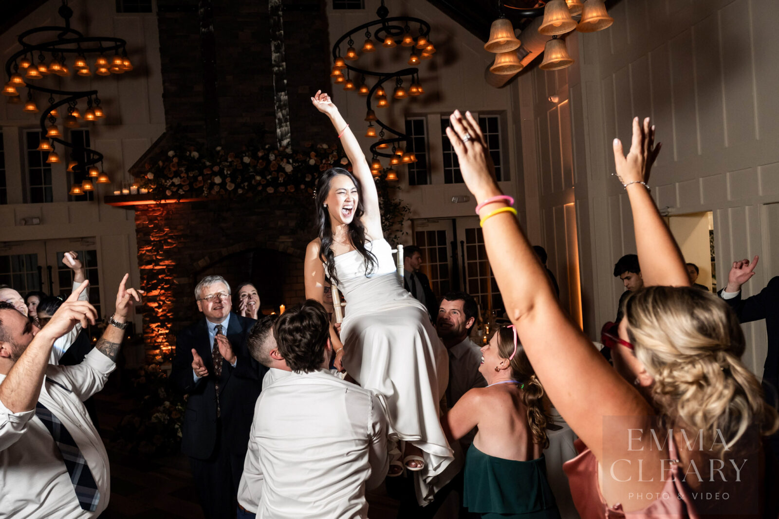 Feel Comfortable and Confident in your Wedding Photos
