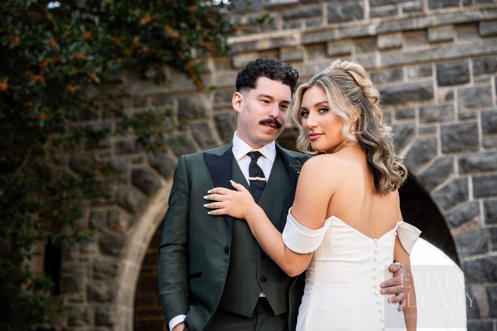 Feel Comfortable and Confident in your Wedding Photos