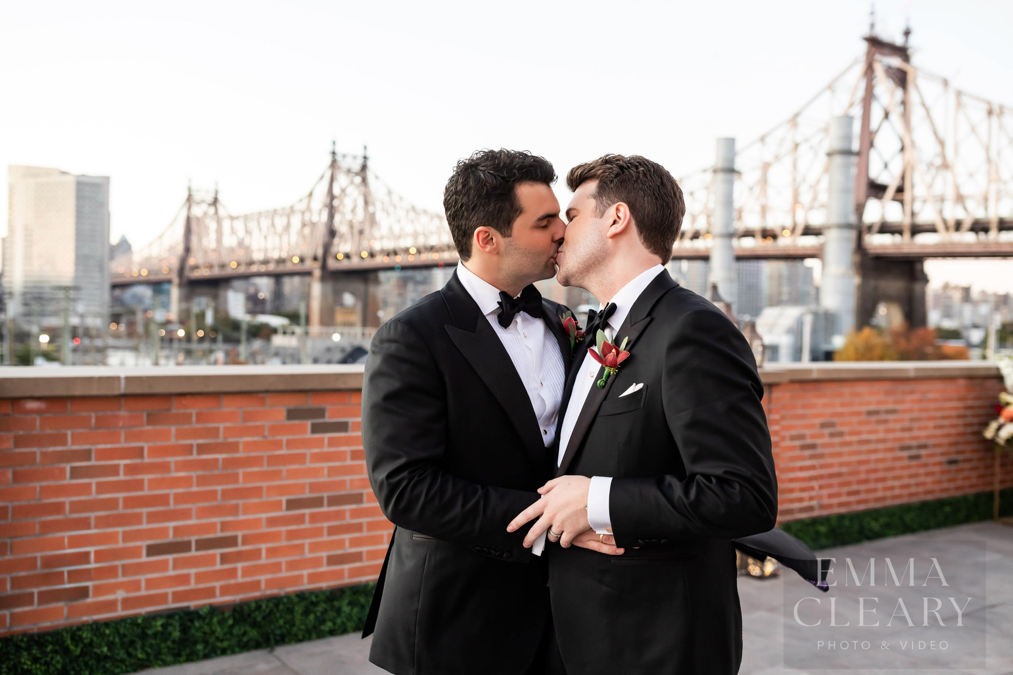 Couple's kiss with a view of the city